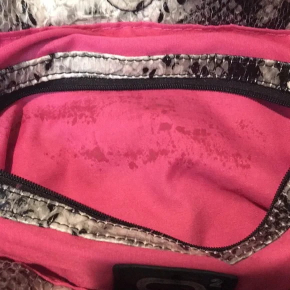 Snake Print Chain Strap Shoulder Bag - Picture 15 of 15